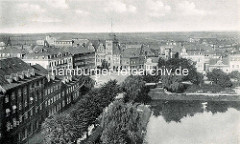 Historische Bilder von Cuxhaven - Luftbild von Dölles Hotel,  Ritzebüttler Schleuse / Schleusenpriel.