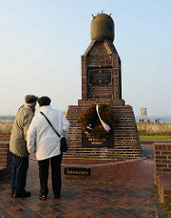 Der Marinestützpunkt Cuxhaven war ein Stützpunkt deutscher Seestreitkräfte in der Stadt Cuxhaven, der mit Unterbrechungen von 1905 bis 1991 bestand. Ab 1936 wurde ein Minensucherhafen eingerichtet - Ehrenmal.