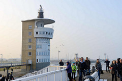 Alte Liebe und Radarturm in Cuxhaven.