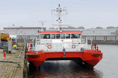 Lotsenboot / Lotsentender Döse am Hansakai in Cuxhaven.