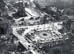Altes Luftbild von Wandsbek  - Blick auf den Wandsbeker Marktplatz und die Christuskirche.
