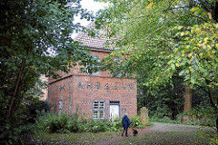 Torhaus in Otterndorf -  1641 erbaut diente es zusammen mit dem Schlossgraben als Schutzanlage für das Schloss; jetzt Heimatmuseuem.