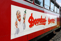 Historischen Triebwagen VT 3.09, erbaut 1967 für die EBOE - Elmshorn-Barmstedt-Oldesloer Eisenbahn - Doornkaat Werbung.