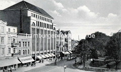 Historische Ansicht vom Karstadtgebäude an der jetzigen Wandsbeker Marktstraße im Hamburger Stadtteil Wandsbek; errichtet 1922 nach den Plänen  des Regierungsbaumeisters C. G. Bensel.