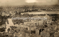 Alte Luftaufnahme von Hamburg St. Pauli - Blick auf das Heiligengeistfeld - re. das Museum für Hamburgische Geschichte.
