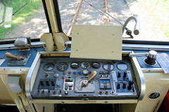 Fahrerstand vom historischen Triebwagen VT 3.09, erbaut 1967 für die EBOE - Elmshorn-Barmstedt-Oldesloer Eisenbahn - Ende der 1990er Jahre zum Partyzug umgebaut.
