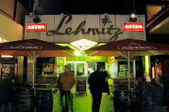 Kultkneipe Lehmitz an der Reeperbahn in Hamburg St. Pauli - legendäre Absturzkneipe, früher Abend - noch leer.