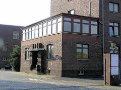 Historische Industriearchitektur Hamburgs - alte GEG Großeinkaufs-Gesellschaft Deutscher Consumvereine Gebäude auf der Veddel.