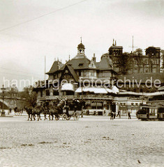 Alte Fotografie vom Sankt Pauli Fährhaus  bei den Landungsbrücken in der Hamburger Neustadt.