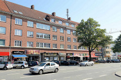Einzelhandelsgeschäfte an der Fuhlsbütteler Straße in Hamburg Barmbek Nord; Schlichte Architektur der 1960er Jahre