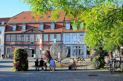Neuer Markt Waren / Müritz - historische Architektur der Innenstadt.