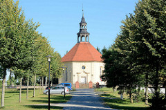 Gutskapelle / Kirche Weisdin - barocke Kirchenarchitektur aus dem 18. Jahrhundert. Grundform eines regelmäßigen Oktogons.