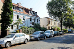 Miets-Wohnungen / Wohnblock im schlichten Baustil vom Historismus; Bergkoppelweg in Hamburg Fuhlsbüttel.