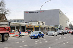 Seit 2011 größtenteils leerstehende Ladenzeile an der Langenhorner Chausse / Ecke Stockflethweg in Hamburg Langenhorn.