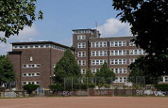 Bei der Bebauung der Veddel mit der typischen Hamburger Klinker Architektur der 1920er Jahre gab der Hamburgische Oberbaudirektor Fritz Schumacher.