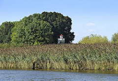 An der Bunthäuser Spitze der Wilhelmsburger Elbinsel teilt sich die Elbe in die Norderelbe und Süderelbe - Leuchtfeuer Bunthaus -