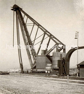 Historischer Kran am Kranhöft im Hamburger Segelschiffhafen; den Drehscheibenkran, damals der größte Kran der Welt.