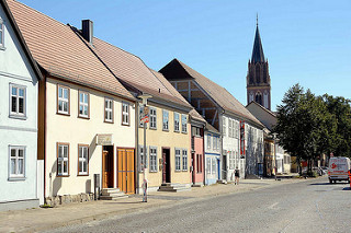 Stadt und Land Fotos: Foto „Moderne Verwaltungsarchitektur ...