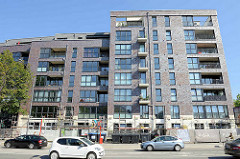 Moderner Neubau / Wohnungsbau in Hamburg Barmbek Nord - mehrgeschossiger Wohnblock bei der Fuhlsbüttler Straße 284 / Ecke Langenfort.