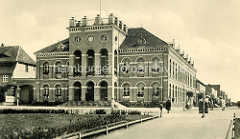 Historische Ansicht vom Rathaus Neustrelitz, Marktplatz - eingeweiht 1843, Architekt Schinkelschüler Friedrich Wilhelm Buttel.