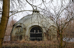 Brunnenhaus an einem der vier Ablagerungsbecken auf dem Wasserfiltrierwerk Kaltehofe. Ab 1893 wurde das aus der Elbe gepumpte Wasser zuerst 2-3 Tage in vier Ablagerungsbecken.