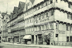Bilder aus der Hamburger Altstadt - Wohnhäuser / Geschäftshäuser an der Straße Bei dem Neuen Krahn.