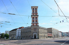 Gebäude vom Museum für Naturkunde und Vorgeschichte in Dessau-Roßlau. Der Turm wurde 1847 erbaut, das Ursprungsgebäude 1750.