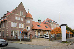 Historische Architektur vom ehem. Hauptzollamt Geestemünde / Bremerhaven - erbaut 1908.