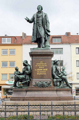 Bürgermeister Smidt Denkmal - Theodor Heuss Platz in Bremerhaven; errichtet 1888, Bildhauer / Künstler Werner Stein.
