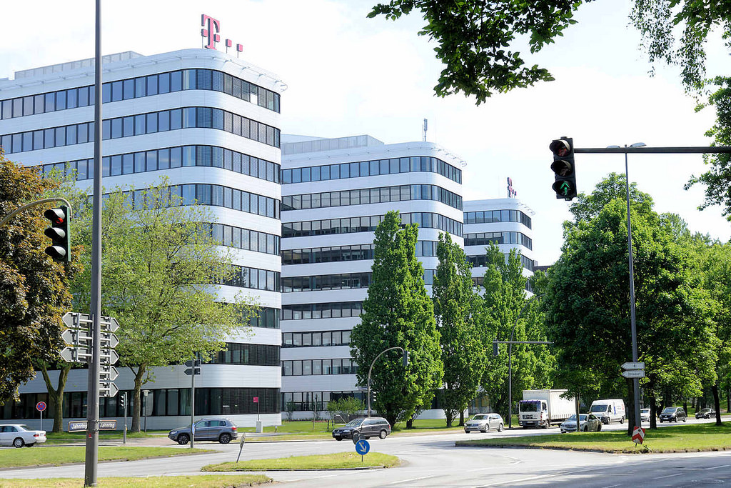 Bildarchiv Hamburg Com Foto Moderne Architektur In Der Hamburger Burostadt City Nord Gebaude Der Telekom