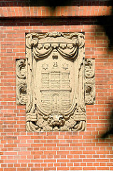 Fassade mit Hamburger Wappen - Hamburger Feuerwache Innenstadt, erbaut 1909 - Architekt Albert Erbe.