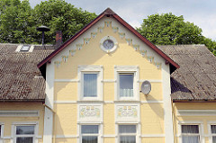 Historisches Wohnhaus, Einzelhaus mit Jugendstilfassade in Hamburg Moorwerder - Ortsteil von Wilhelmsburg.