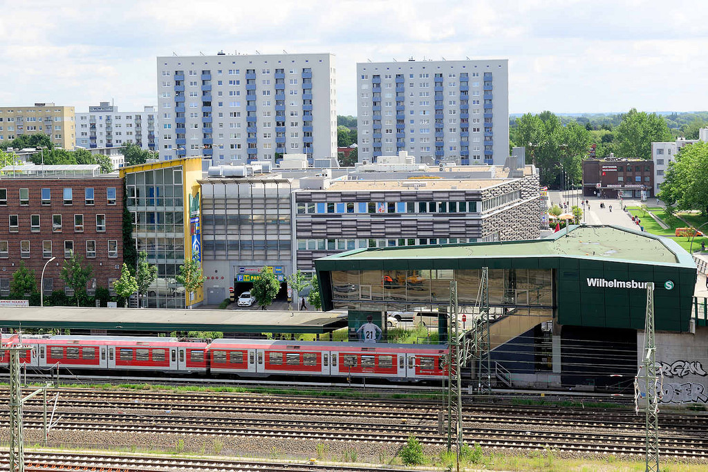 Welche S Bahn fährt zum Elbe Einkaufszentrum?