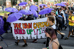 Demonstration Bildungsstreik  - Jugend Gegen G20 in Hamburg; Transparent Take Down Capitalism Build up Utopia.
