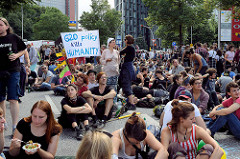 Abschlusskundgebung am Millerntorplatz - Demonstration am 08. Juli gegen G20 in Hamburg.