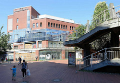 Leerstehendes Einkaufszentrum, Harburg Center - ehem. Lüneburger Haus, erbaut Ende der 1970er Jahre - soll jetzt abgerissen werden.