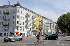 Mehrstöckige Gründerzeit Wohnblocks an der Osterstrasse in Hamburg Eimsbüttel.