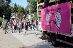 Solidaritäts-Demonstration vom S-Bahnhof Billwerder zu den No-G20 Gefangenen in der JVA Hamburg-Billwerder am 03.09.2017 .