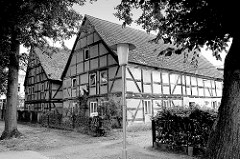 Historische Architektur in der Blücherstasse von Wartenburg; leerstehende Gebäude - erbaut 1796.