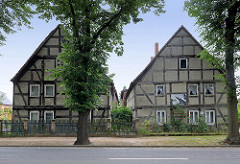 Historische Architektur in der Blücherstasse von Wartenburg; leerstehende Gebäude - erbaut 1796.