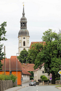 Blick zur spätgotischen Stadtkirche Zum heiligen Leichnam / Corporis Christi. Dreischiffige Hallenkirche, Ersterwähnung der Kirche 1209.