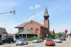 Kirchengebäude der Katholischen Kirchengemeinde St. Benedikt; St. Barbara Kirche in der Waldstraße / Geesthacht.