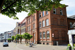 Gebäude der Buntenskampschule in Geesthacht; Mädchenschulhaus, erbaut 1896.