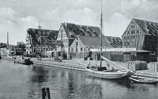 Altes Bild von der Speicherinsel in Elbląg / Elbing - Fachwerkgebäude, Fachwerkspeicher mit Krananlage / Getreideheber.