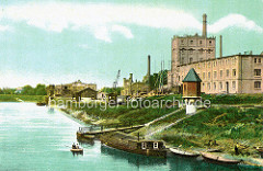 Altes Bild vom Hafen in Torgau / Elbe - Schiffe am Ufer; Backsteinarchitektur / historische Industriearchitektur