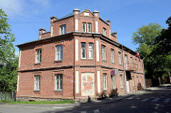 Backsteingebäude mit Dachausbau - Limbaži / Lemsal.