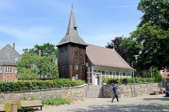 St. Salvatoris Kirche in Geesthacht, Bau auf einer flutsicheren  Anhöhe beim Elbufer - geweiht 1685