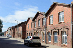 Ziegelgebäude in der Dārza iela, Limbaži / Lemsal - Wohnhäuser mit Backsteinfassade.