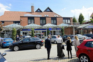 Geschäftsstraße, Kirchstraße in Hittfeld.