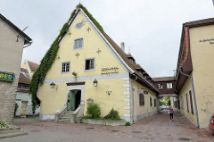 Historische Architektur aus dem 17. Jahrhundert, Gebäude vom Heiliggeist Hosptial; jetzt Hotel und Restaurant.